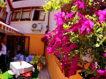 Bistro Mon Cheri Nunta Bucuresti