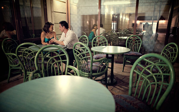 Sedinta foto de logodna in cafenea Bucuresti